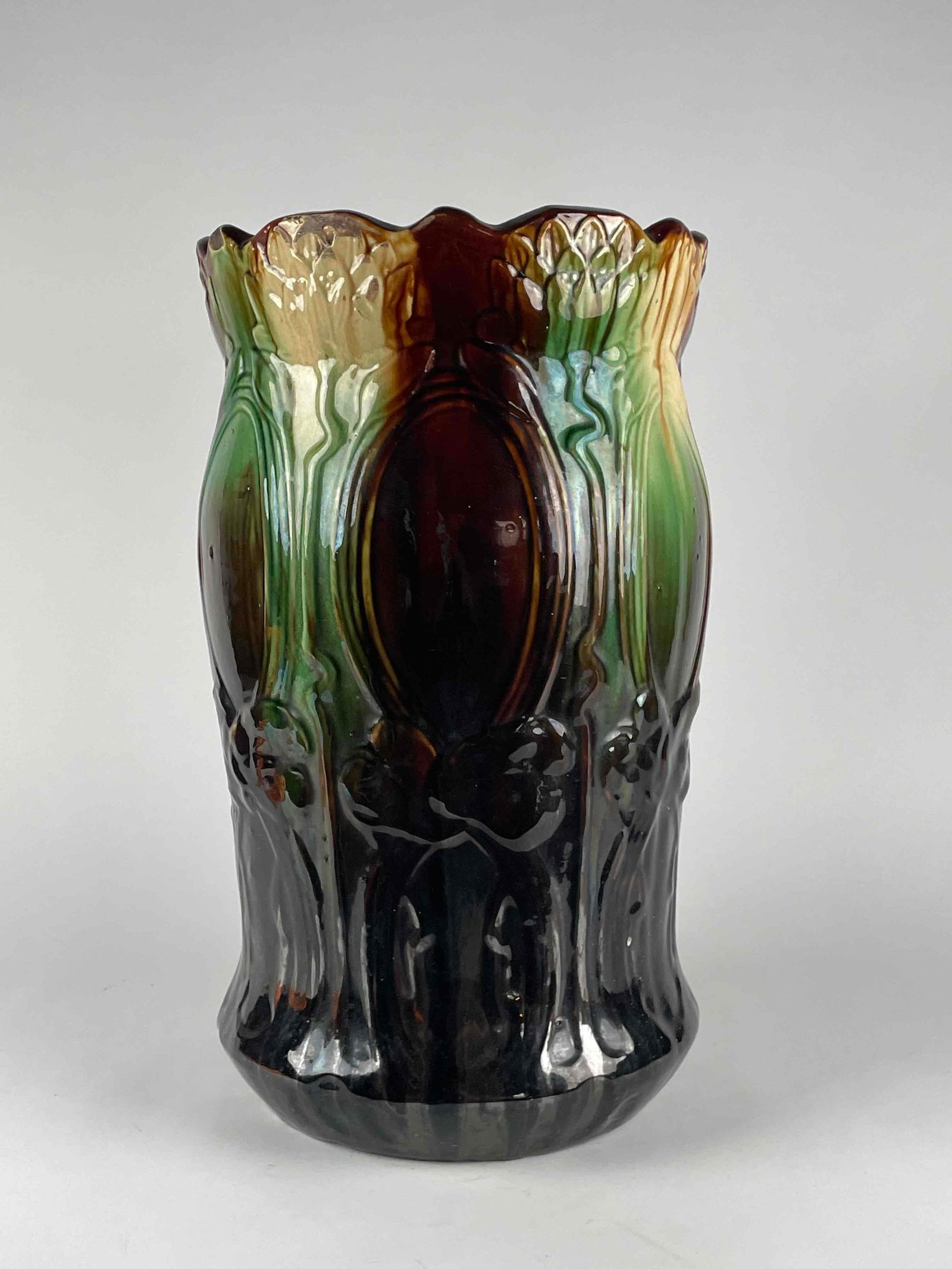 Art Nouveau Majolica Umbrella Stand (1 of 12)