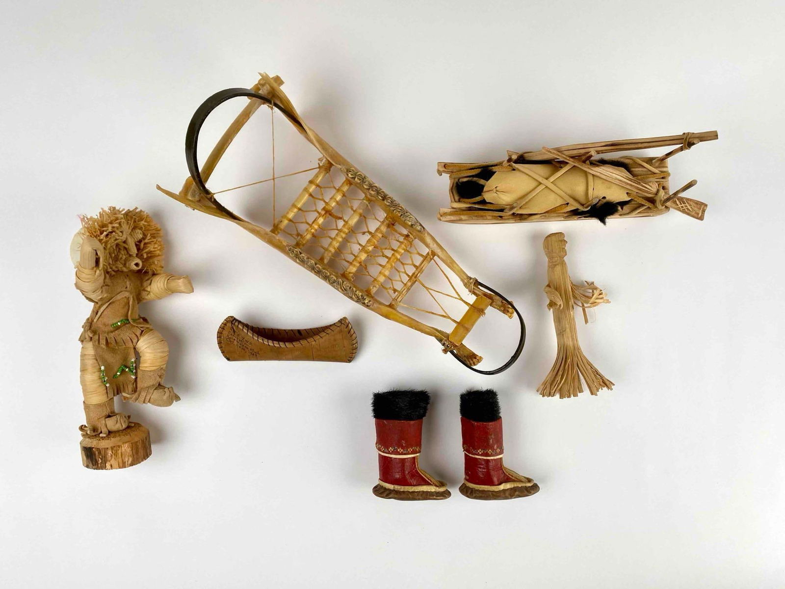 Lot of Native American Handcrafts (1 of 12)