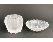 Lalique Daisy Paquerettes Frosted Crystal Bowl and Jamaique Cigarette Holder: Pair of Lalique frosted crystal items. Lot includes 1 Daisy PaquerettesÂ bowl and 1 Jamaique cigarette holder. Both items are in good condition and hallmarked as pictured. Please see photos 