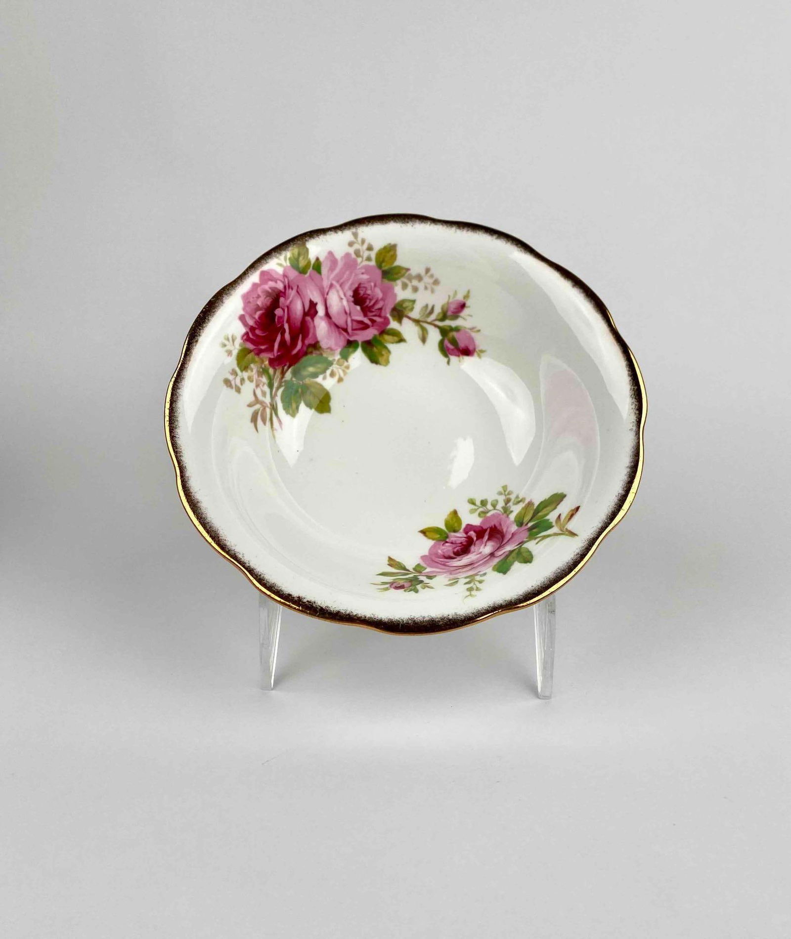Set of 13 Royal Albert American Beauty Dinnerware Bone China Porcelain Bowls: Set of 13 Royal Albert porcelain bowls from the â€œAmerican Beautyâ€ collection, featuring rose floral motifs and gold-tone trim. Each bowl showcases scalloped edges a