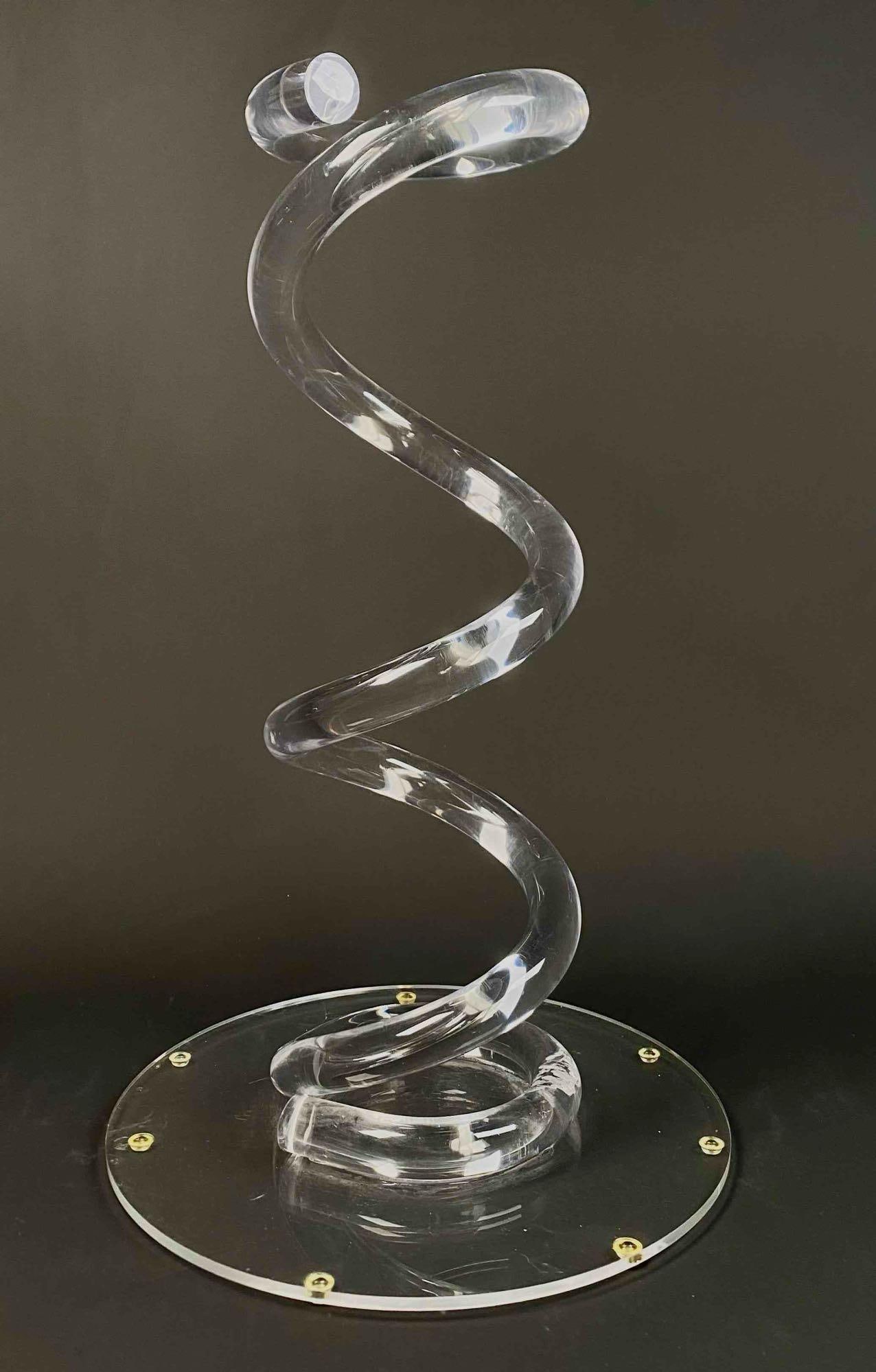Dorothy Thorpe Style Twisted Lucite Acrylic Umbrella Stand: Twisted lucite acrylic umbrella stand. Stand is clear and in a spiral shape with a clear bottom. Stand is in good condition. Please see photos for additional details.Â | Dimensions: 12â
