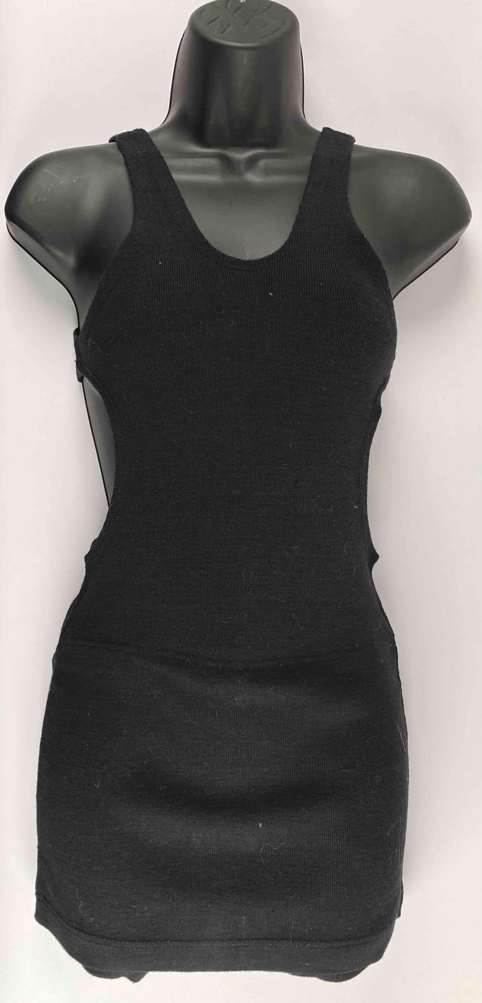 1930s Fitrite National Recovery Act 100% Worsted Wool Swimsuit: 1930s Fitrite National Recovery Act 100% Worsted Wool Swimsuit. Lot is in excellent condition. Please see photos for additional details. Dimensions, aid flat: Total Length: 30" Chest: 12" Widest width