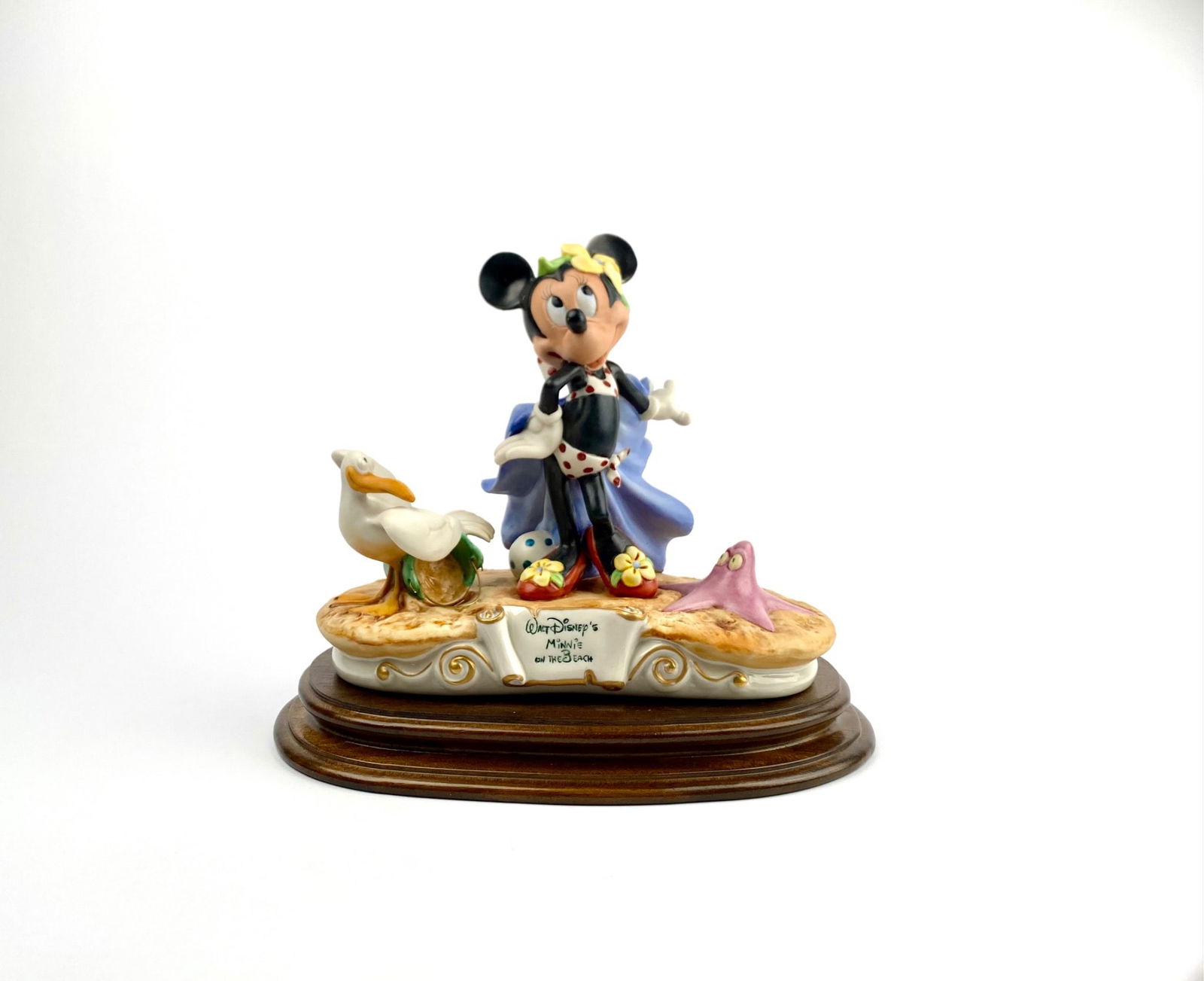Capodimonte Laurenz Disney Minnie on the Beach Porcelain Figurine (1 of 12)