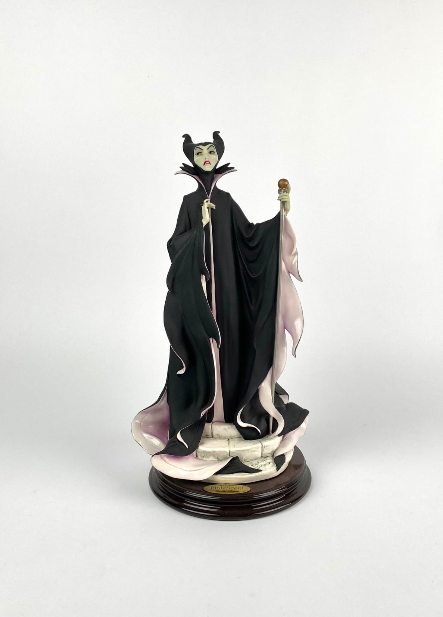 Giuseppe Armani Disney Maleficent Figurine (Original Box) (1 of 12)