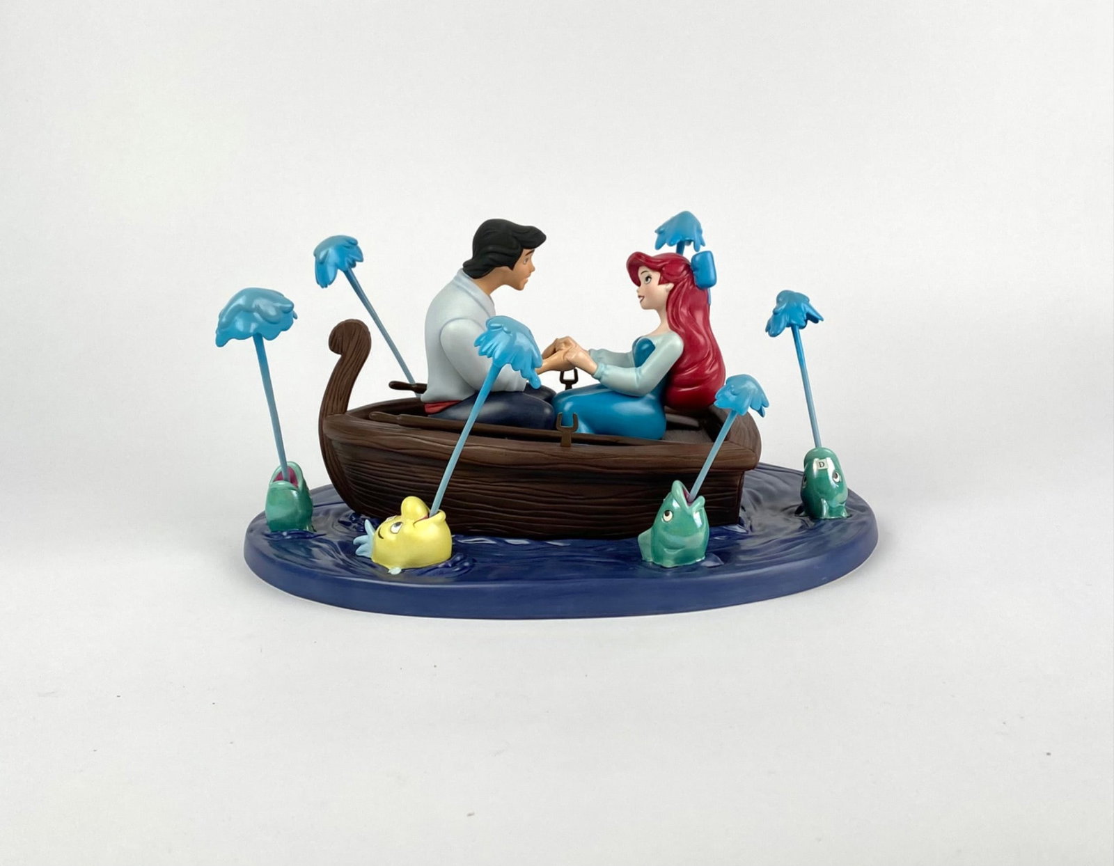 Disney Classics Collection Kiss the Girl (COA Original Box): Walt Disney Classics Collection The Little Mermaid Kiss the Girl sculpted figurine. Features Ariel and Prince Eric in a boat surrounded by Flounder, fish and foliage. Includes Certificate of Authentic