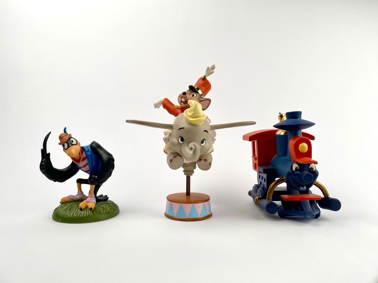 Disney Classic Collections Dumbo Figurines (COAs Original Boxes) (1 of 12)