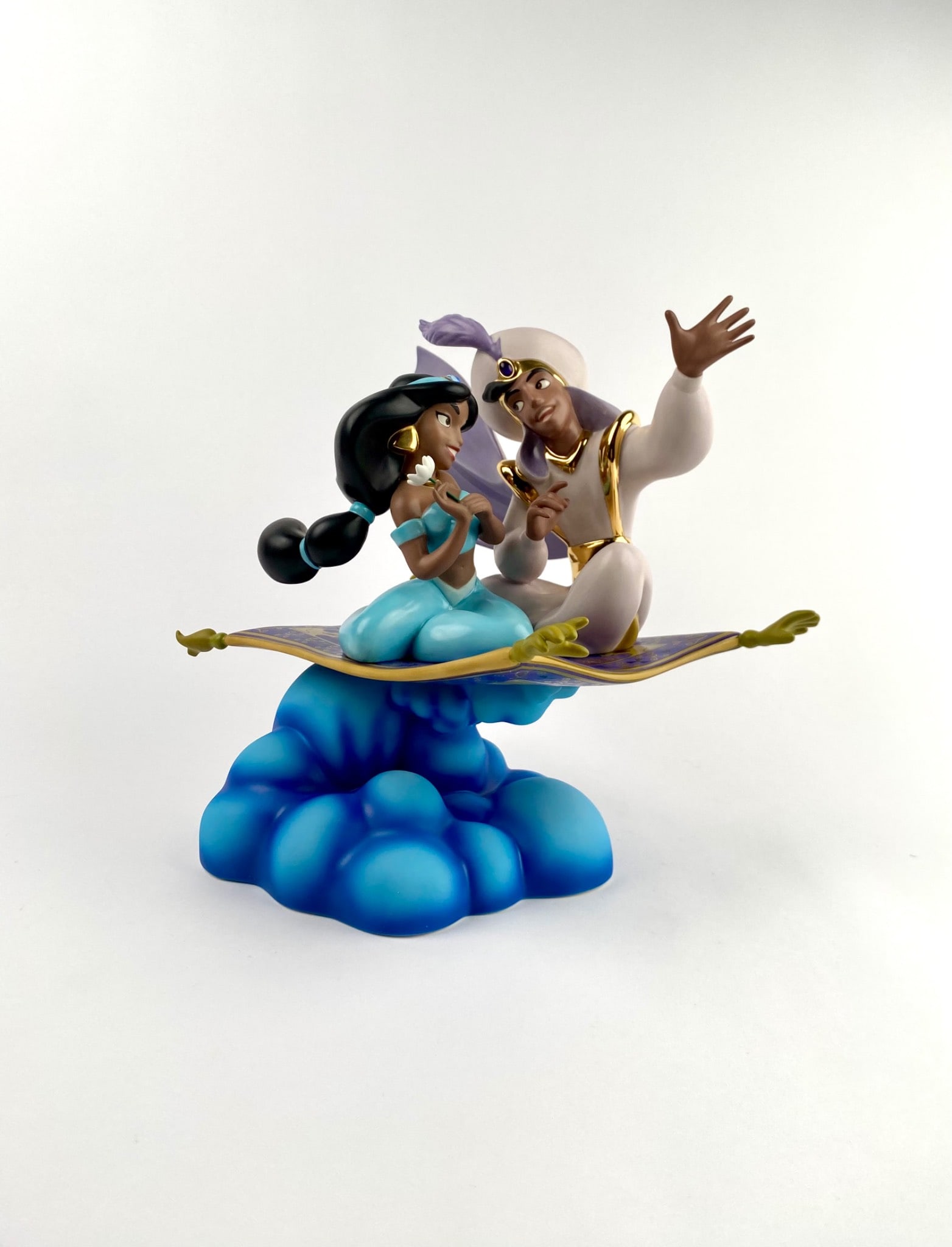 Disney Classic Collections Aladdin and Jasmine (COA Original Box) (1 of 12)