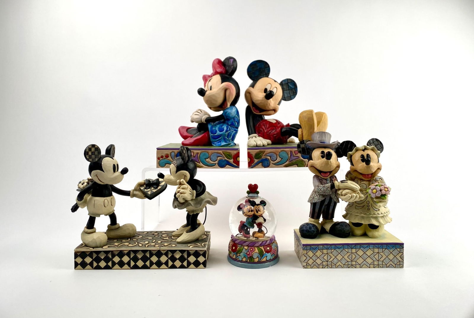 4 Showcase Collection Mickey and Minnie Figurines (Original Boxes) (1 of 12)
