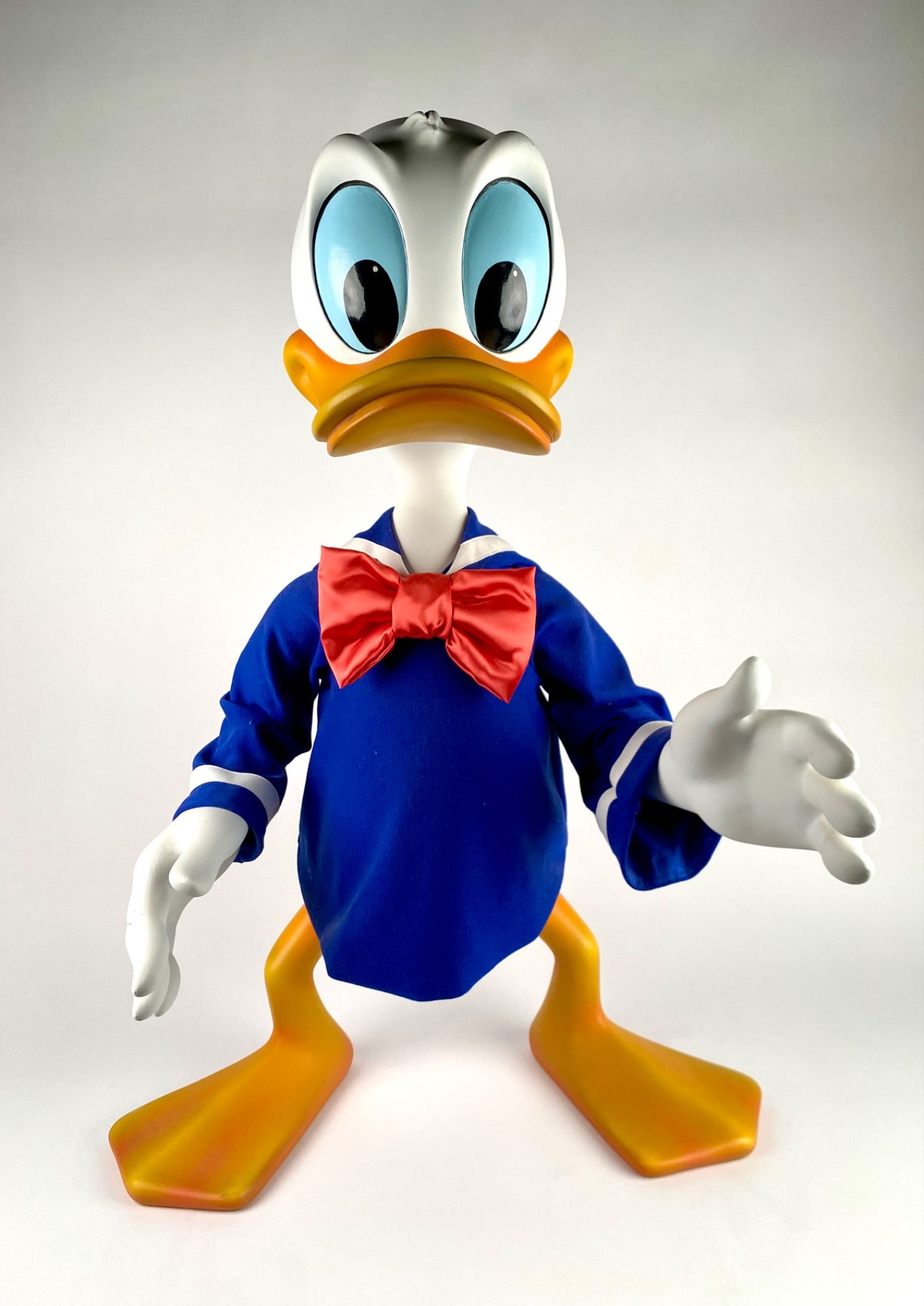 Big Fig Donald Duck Figurine in Sailor Outfit  (1 of 12)