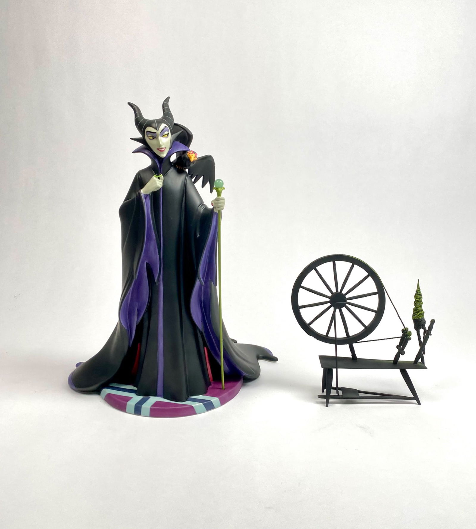 Disney Classics Collection Maleficent (COA Original Box) (1 of 12)