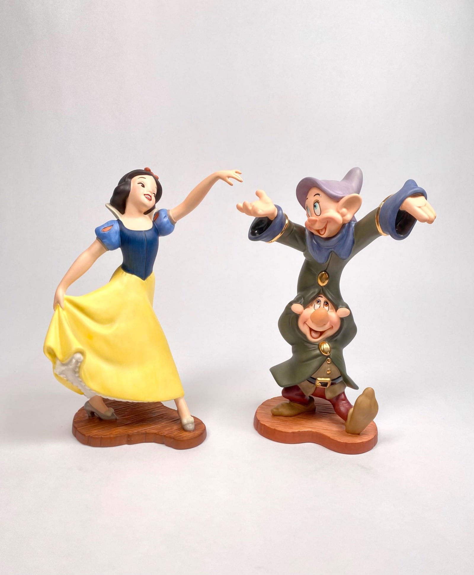 Disney Classics Collection Dancing Snow White (COA Original Box) (1 of 12)