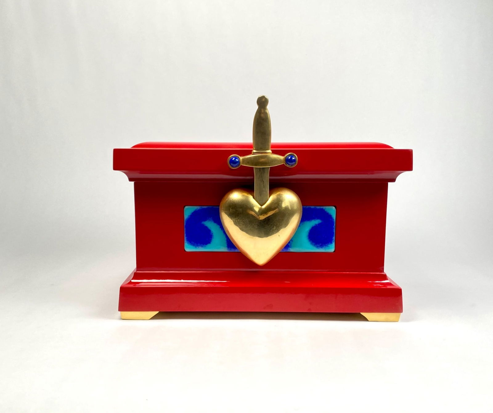 Disney Dimensions Snow White Heart Box (COA) (1 of 12)