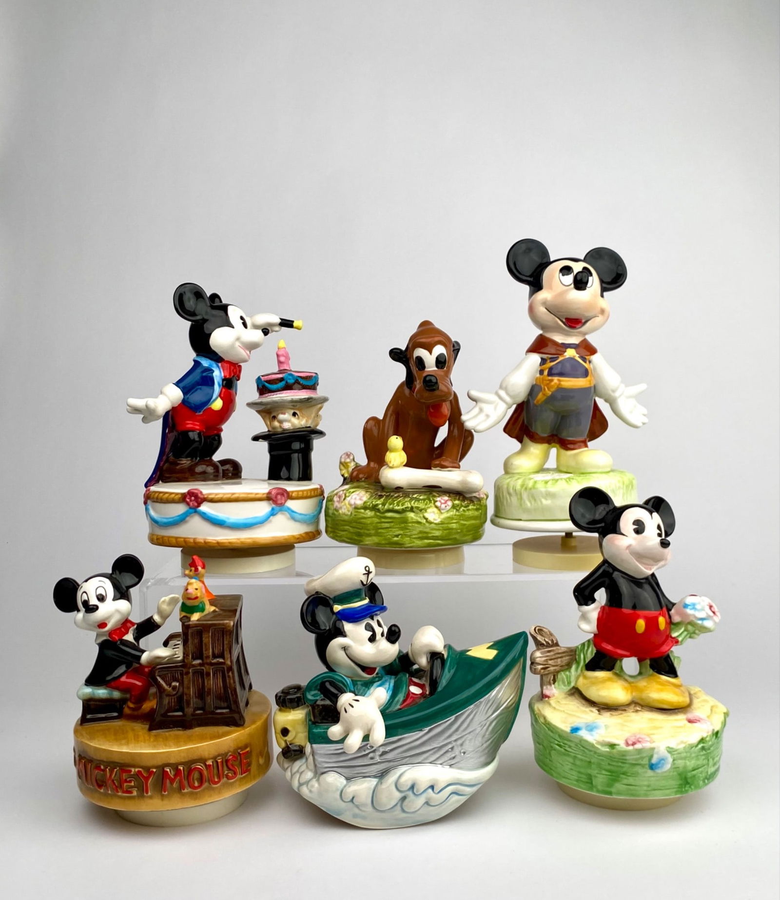 Lot of 6 Disney Ceramic Musical Figurines (1 of 11)