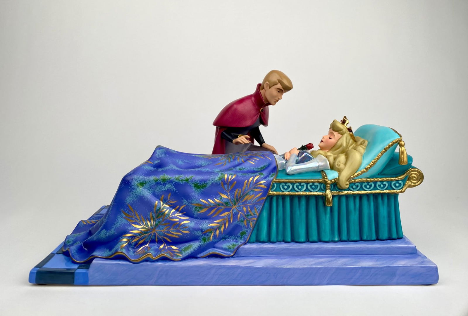 Disney Loveâ€™s First Kiss Sleeping Beauty (COA and Original Box) (1 of 12)