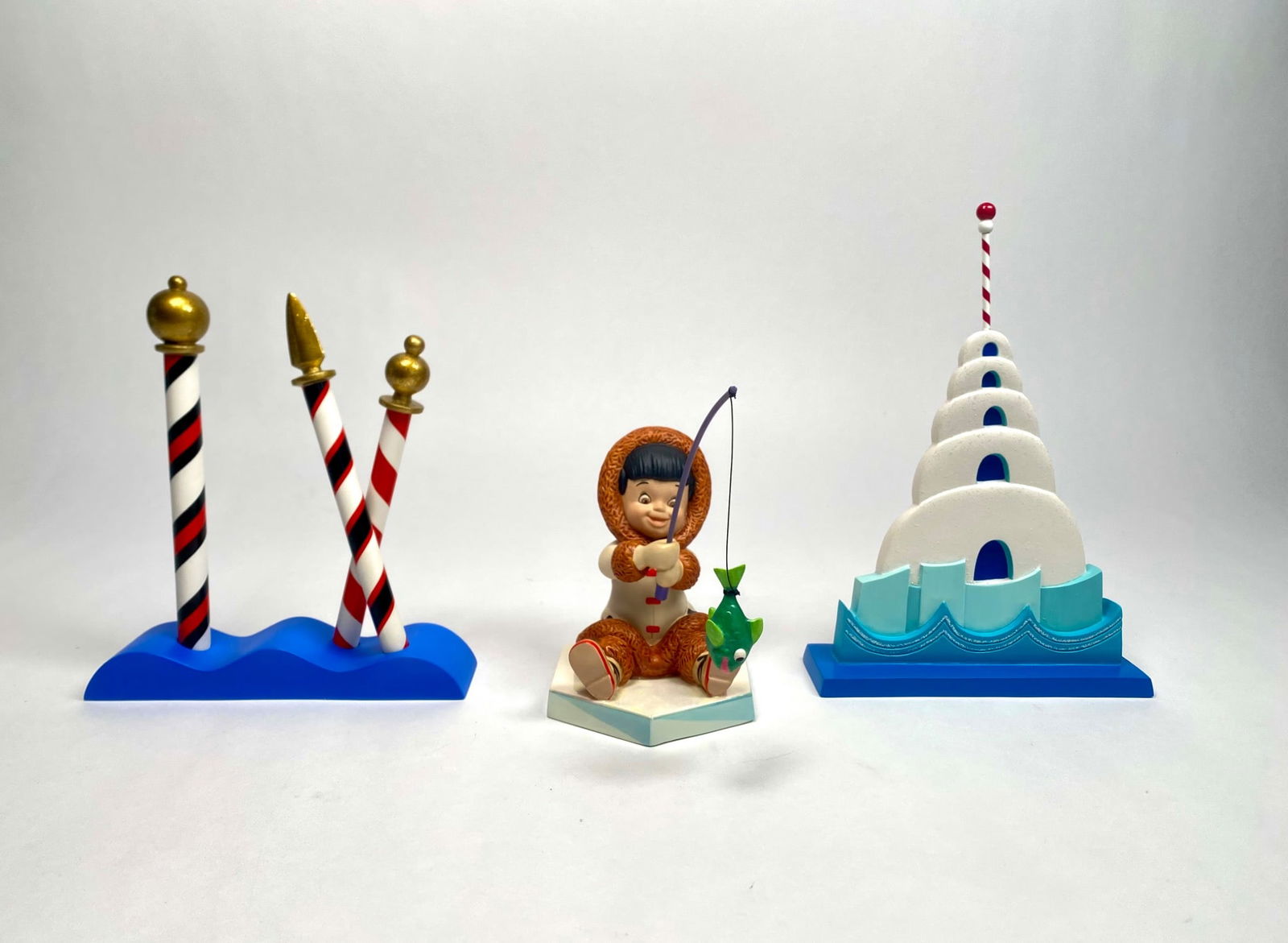 Disney Small World Arctic Fun Figurine Set with COA (1 of 12)
