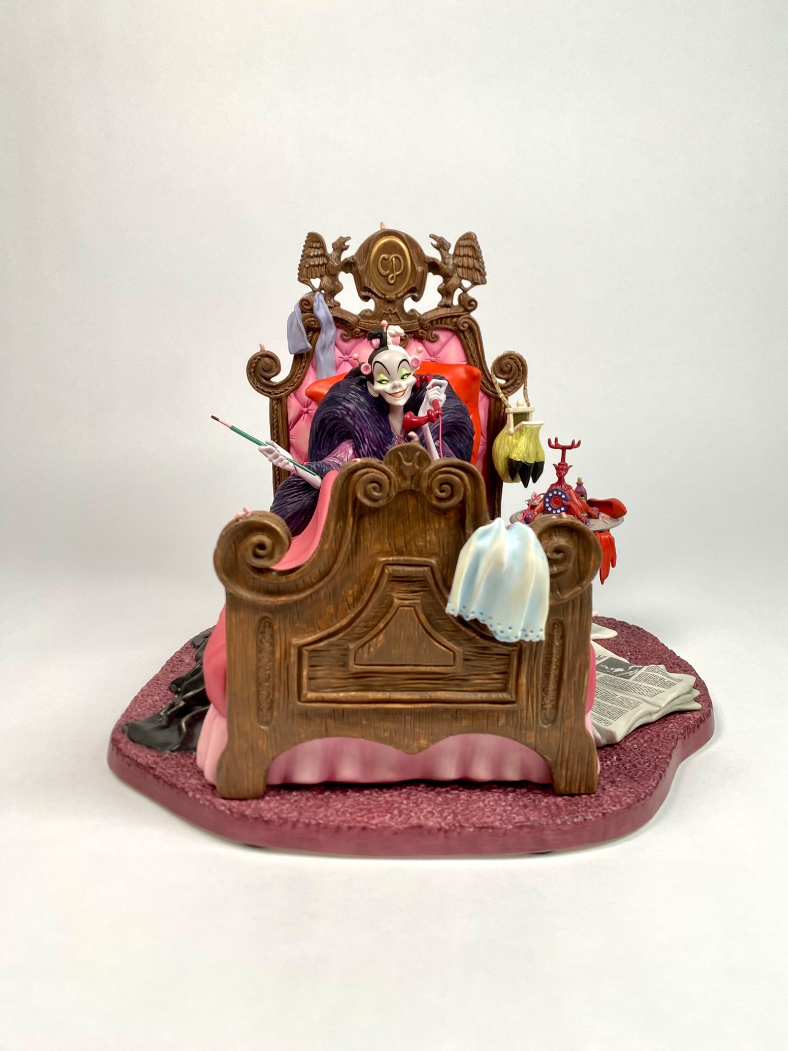 Disney Classic Collections Cruella Deville Figurine (COA) (1 of 12)