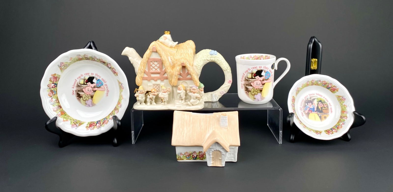 Lot of 5 Snow White Items (1 of 12)