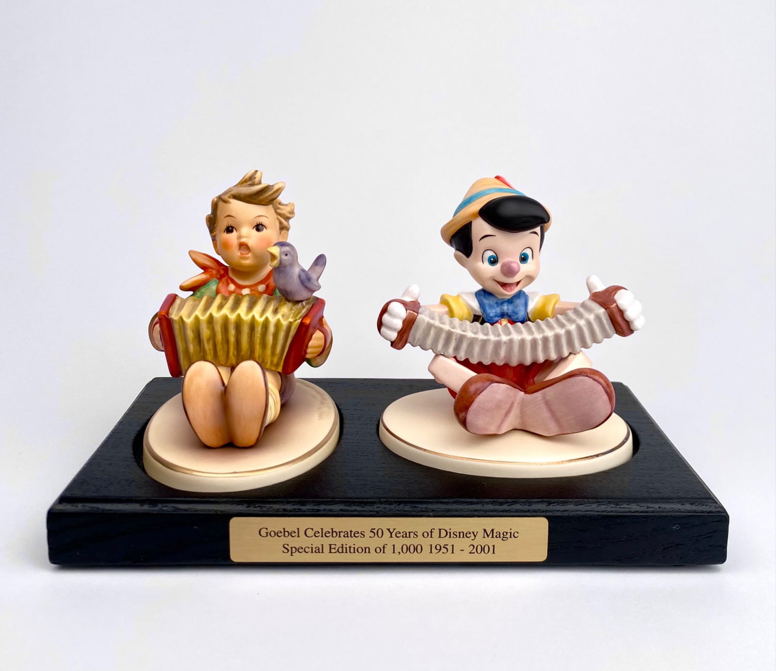 Goebel 50 Years of Disney Hummel Pinocchio Figurine Set? (1 of 12)