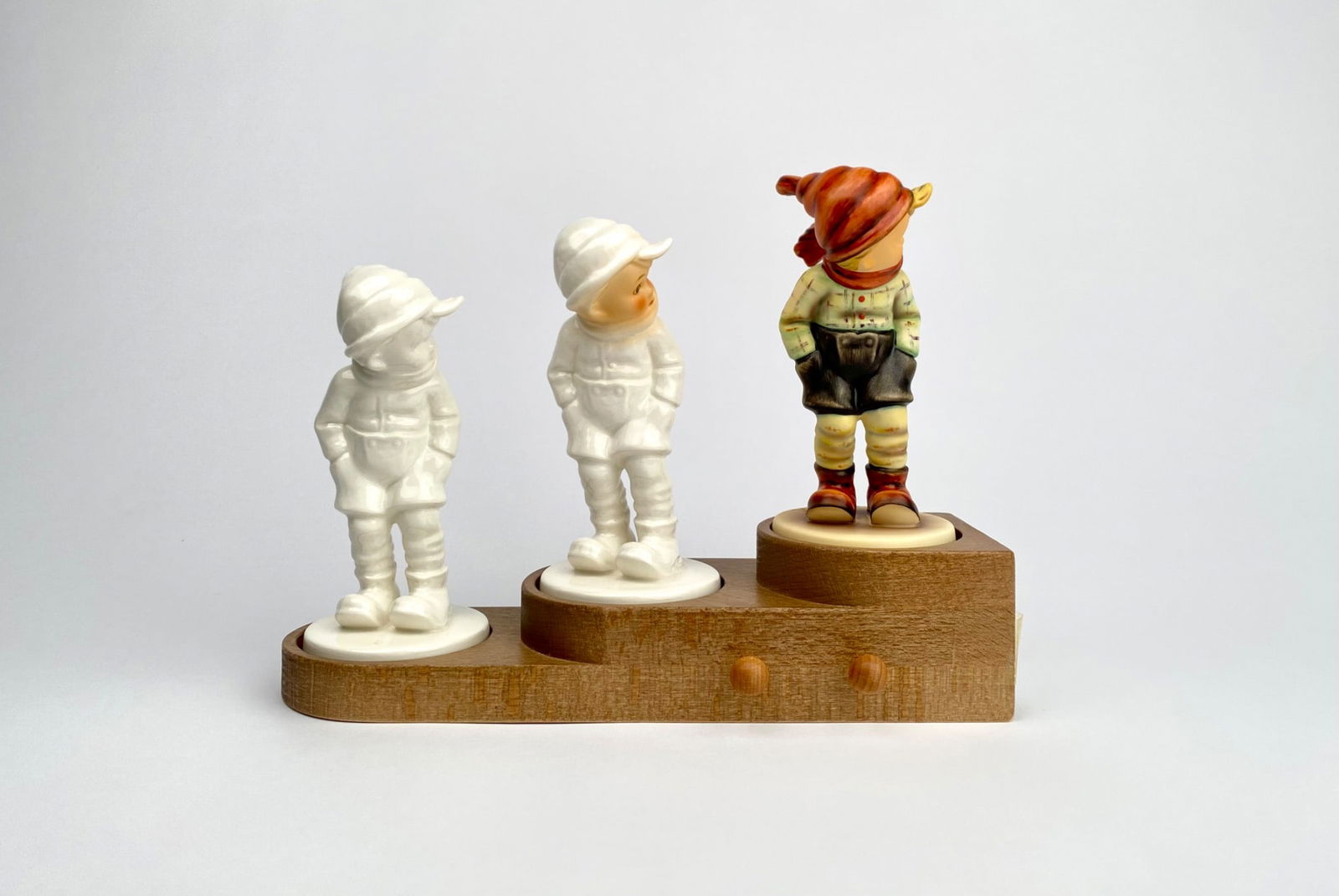 M.I. Hummel Arbeitsmuster Series Figurines (March Winds) (1 of 12)