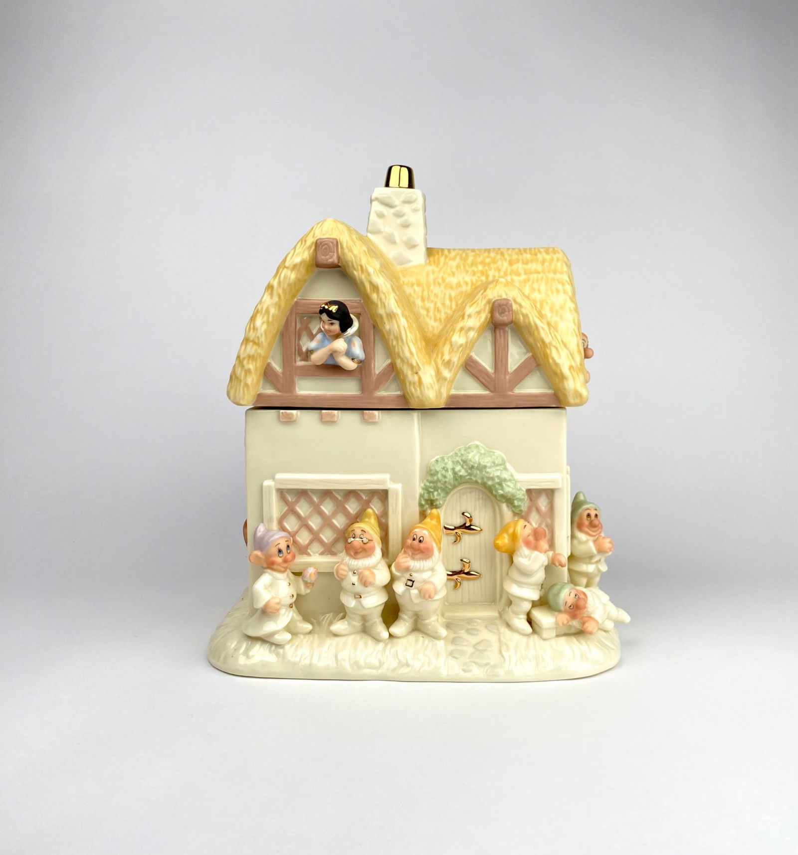 Snow White and The Seven Dwarfs Lenox Cookie Jar (1 of 12)