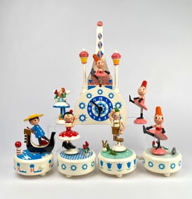 Set of 7 Walt Disney Productions Its a Small World Musical Figurines