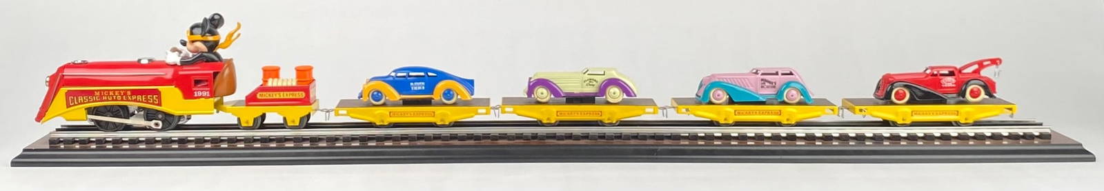Mickeys Classic Auto Express Train Set by Pride Lines Ltd Disney (1991) (1 of 9)