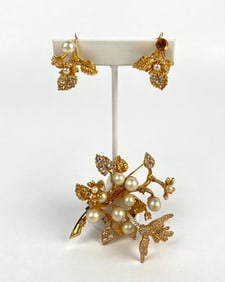 Hattie Carnegie Gold Tone Floral Motif Clip On Earrings and Brooch Set