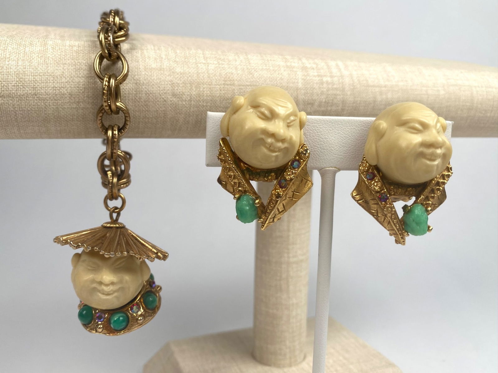 HAR Bracelet and Clip-On Earrings Happy Buddha Set (1 of 12)