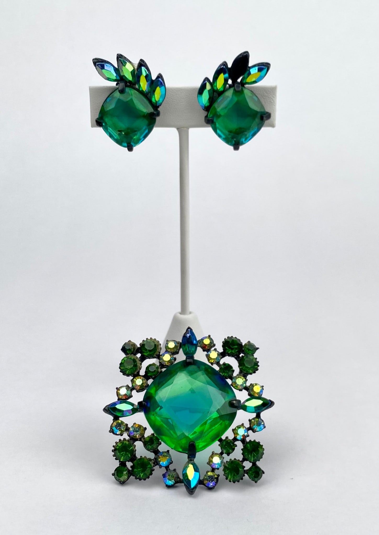 Mid Century Claudette Green Rhinestone Brooch and Clip On Earrings (1 of 11)