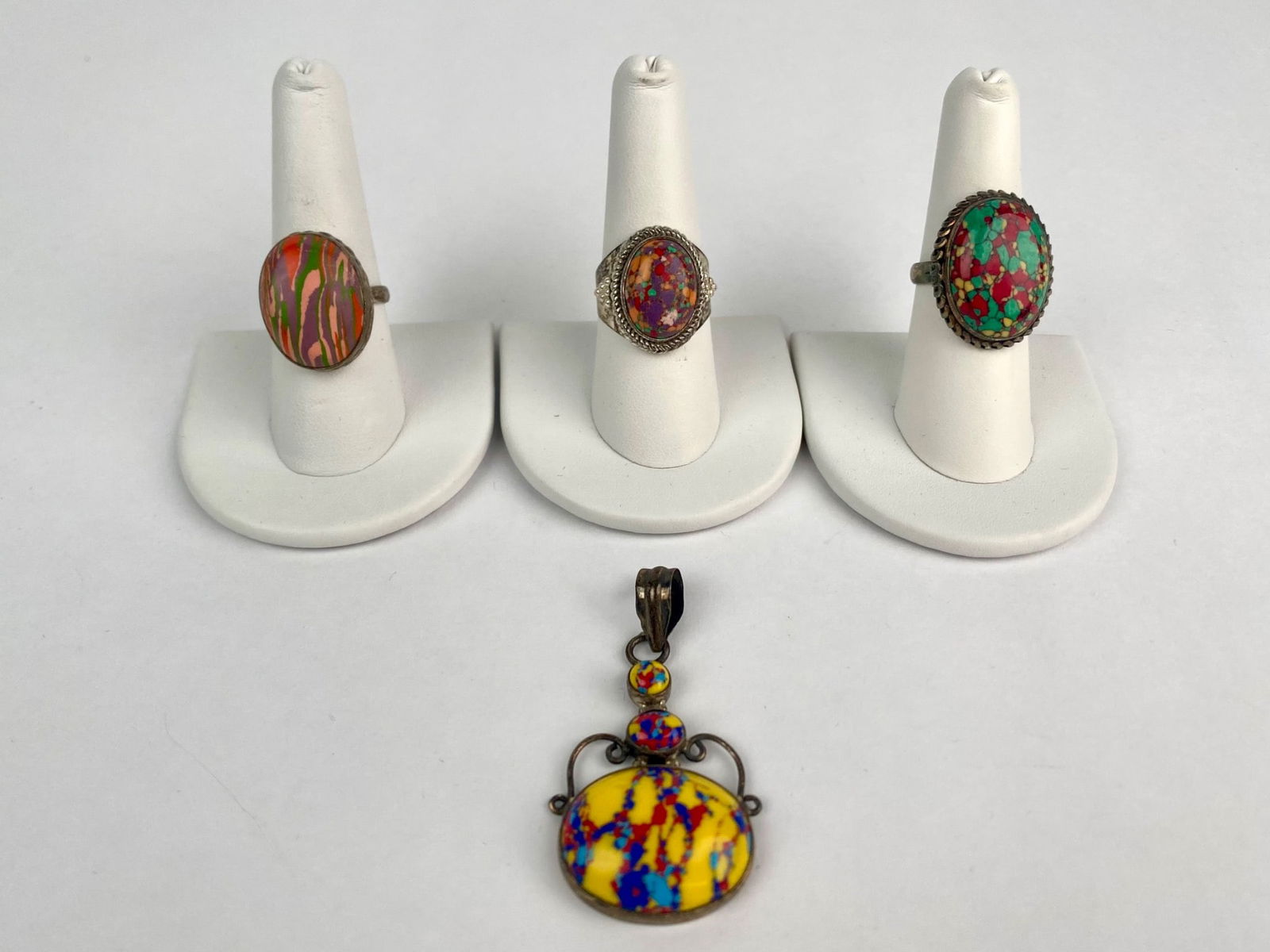 Lot of Four Sterling Silver Abstract Art Stone Rings and Pendant (1 of 11)