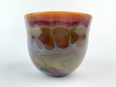 Michael Guzzardo Signed Iridescent Art Glass Bowl
