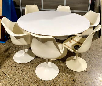 Mid-Century Modern Knoll Tulip Dining Table with Six Chairs