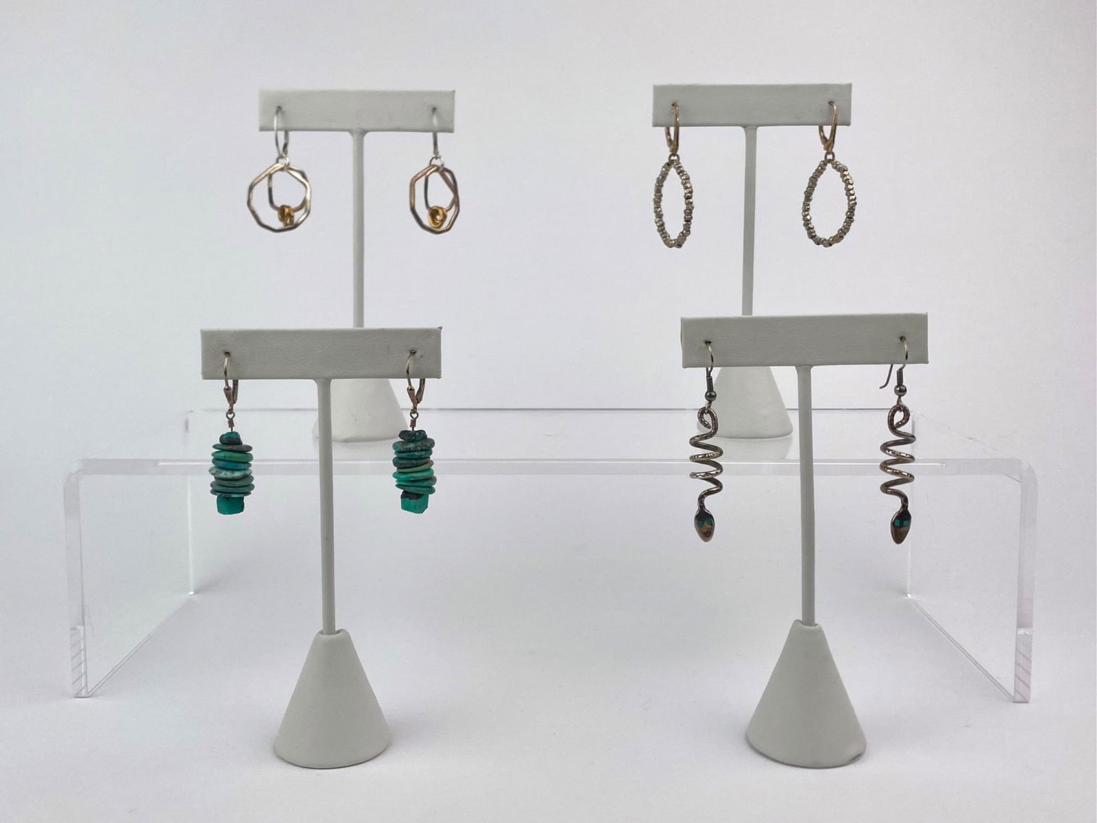 Lot of Four Pairs of Contemporary and Soutwest-Style Dangle Earrings (1 of 12)