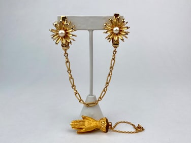 Vintage Gold-Tone Floral Sweater Guard with Hand Clip