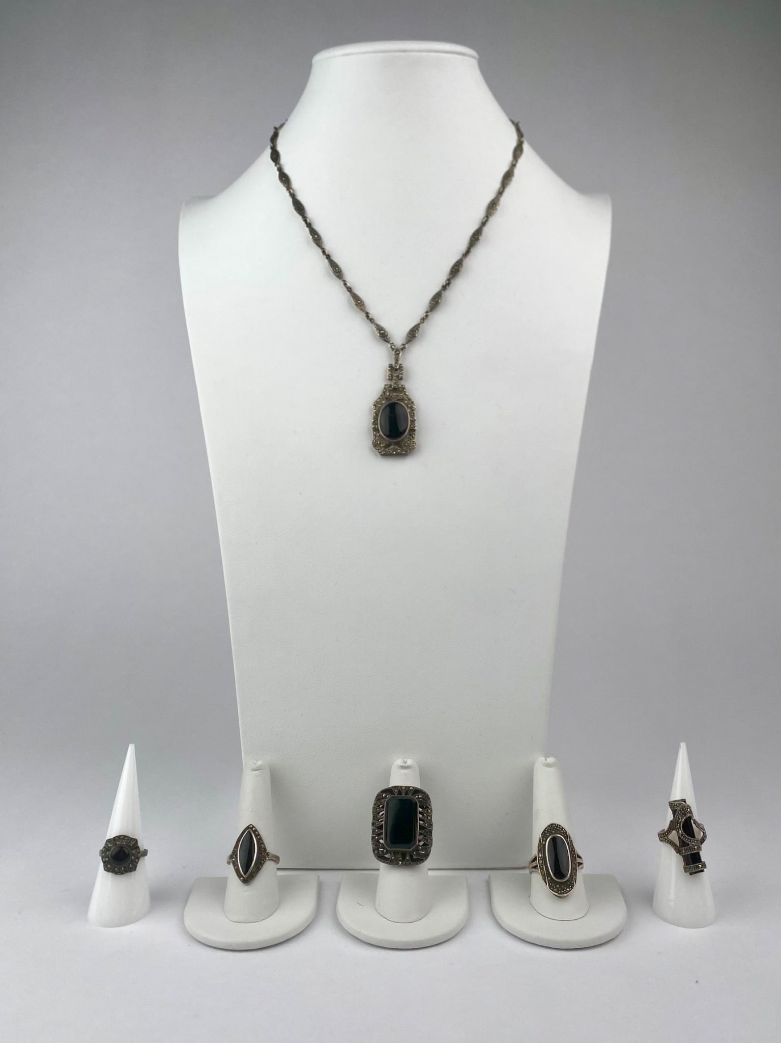 Vintage Sterling Silver and Marcasite Jewelry Set with Black Onyx (1 of 12)