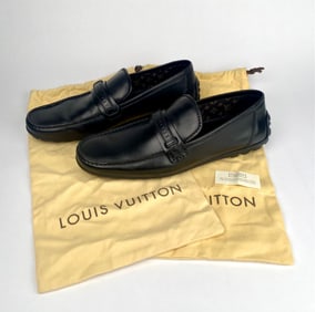Mens Louis Vuitton Black Leather Loafers with Dust Bags (Size 9.5)