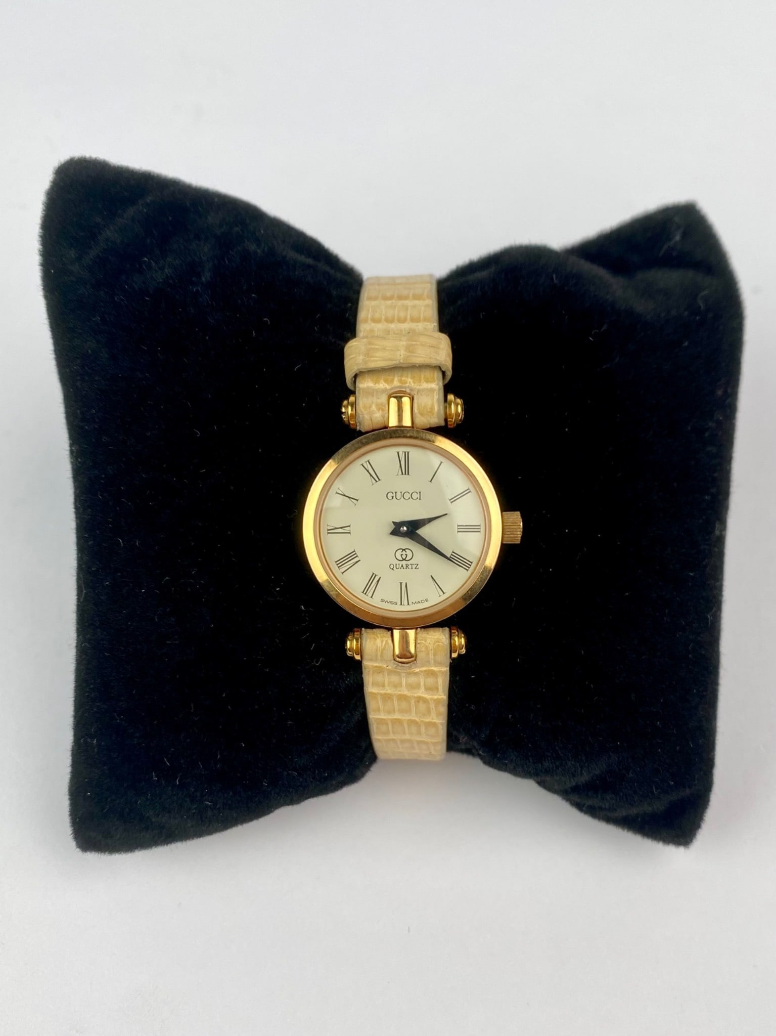 Gucci Womens Gold-Tone Quartz Watch with Lizard Strap (1 of 9)