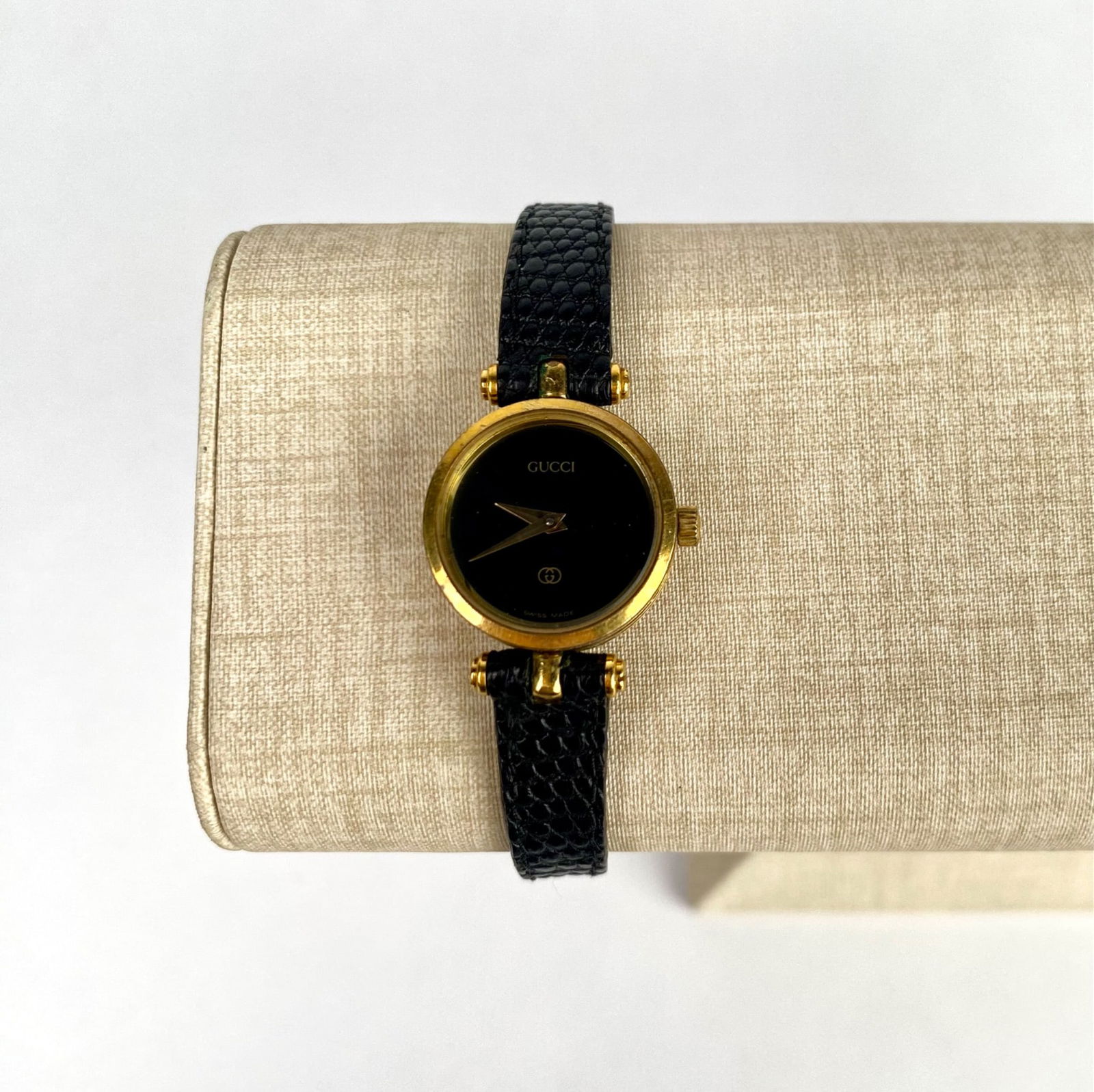 Vintage Gucci 300L Womens Quartz Watch with Black Lizard Strap (1 of 9)