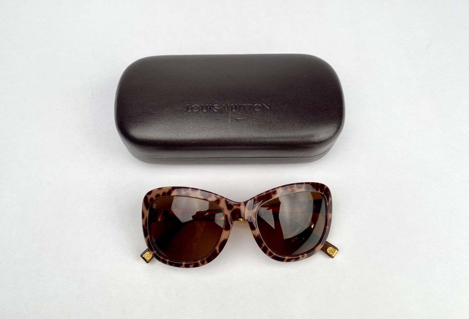 Louis Vuitton Z0558W Tortoiseshell Sunglasses with Case (1 of 12)