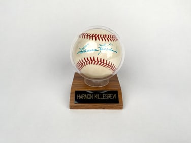 Harmon Killebrew Signed Baseball with Display Case