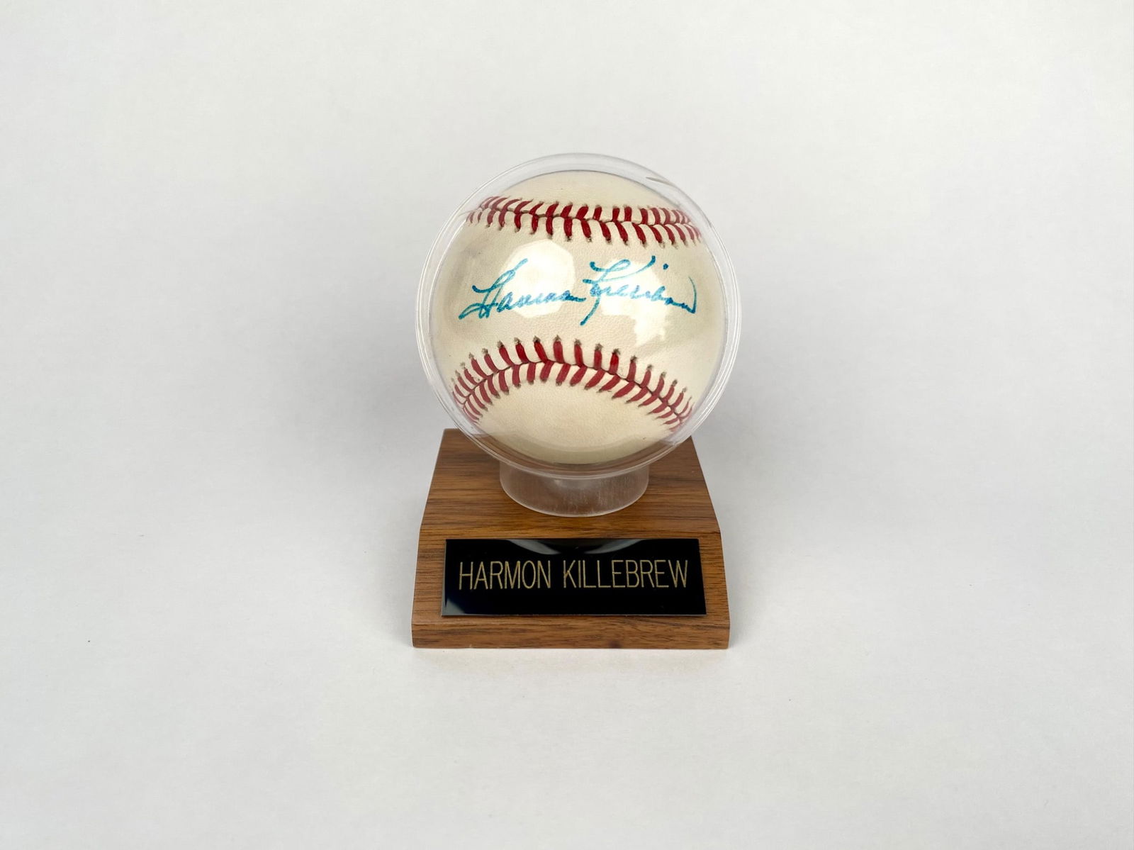 Harmon Killebrew Signed Baseball with Display Case (1 of 6)