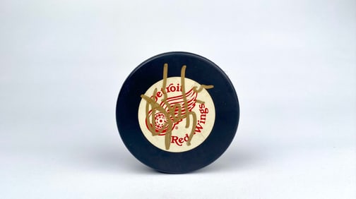 Official NHL Detroit Red Wings Hockey Puck Signed by Steve Yzerman