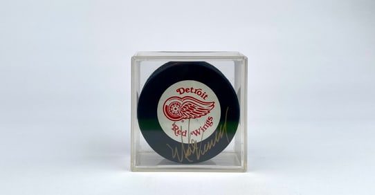 Detroit Red Wings Hockey Puck Signed by Mike Vernon in Case