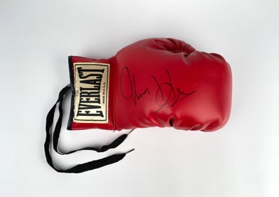 Tommy Hearns Signed Everlast Red Boxing Glove