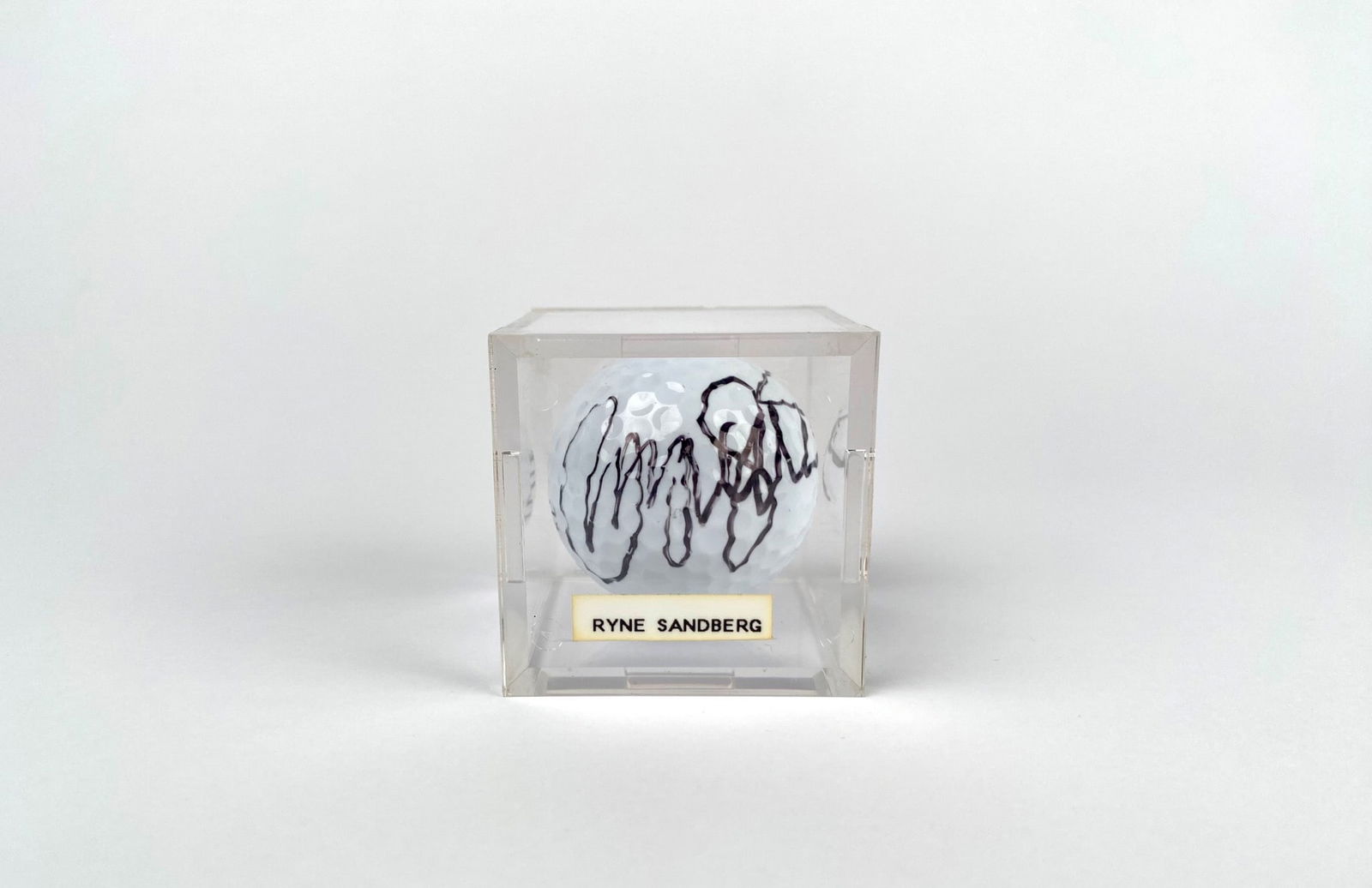 Ryne Sandberg Signed Golf Ball in Display Case (1 of 5)