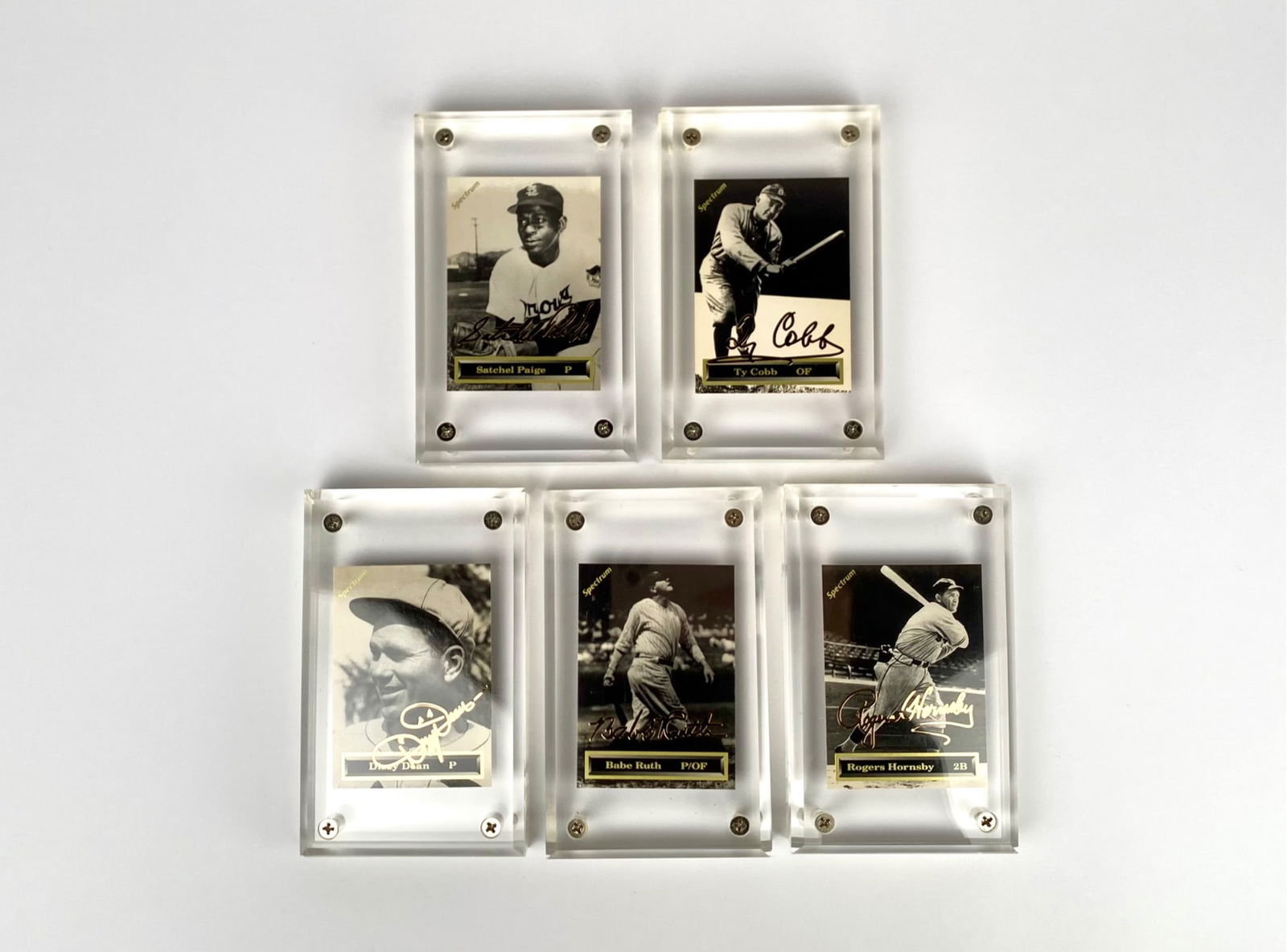 1993 Spectrum 24K Gold Signature Card Set of 5 Baseball Players: 5 Spectrum Hall of Fame baseball cards featuring printed signatures of legendary players, encased in sturdy lucite holders. 24K gold signatures. Cards depict players such as Ty Cobb, Babe Ruth, Satche
