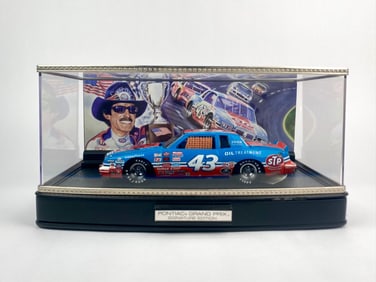 Richard Petty Signed Pontiac Grand Prix Franklin Mint 1:24 Signature Edition (COA)