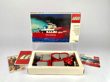 LEGO Set 775 Fire Fighter with Box and Manuals