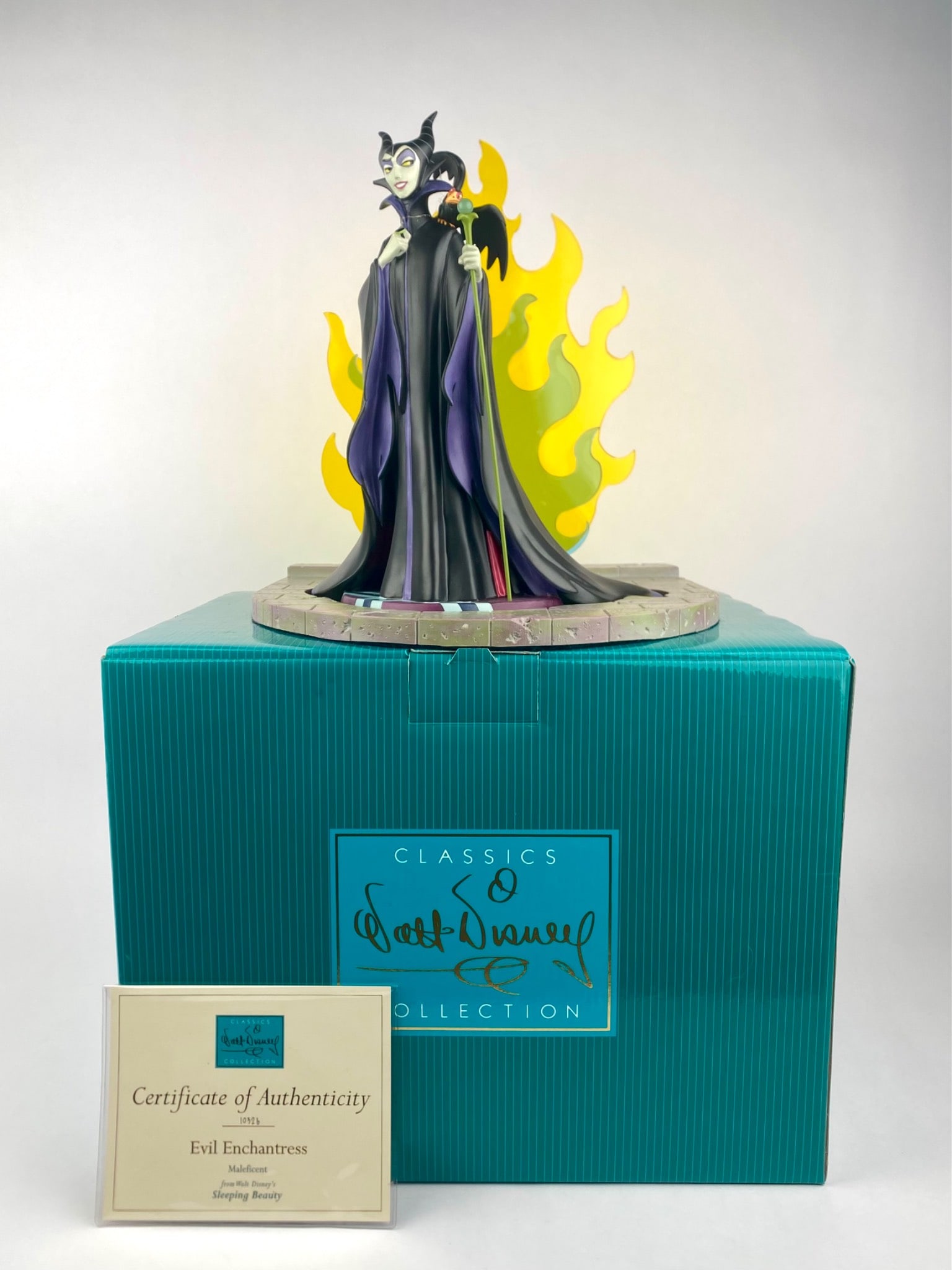 Disney Classics Collection 'Evil Enchantress' Maleficent Figurine (COA Original Box) (1 of 12)