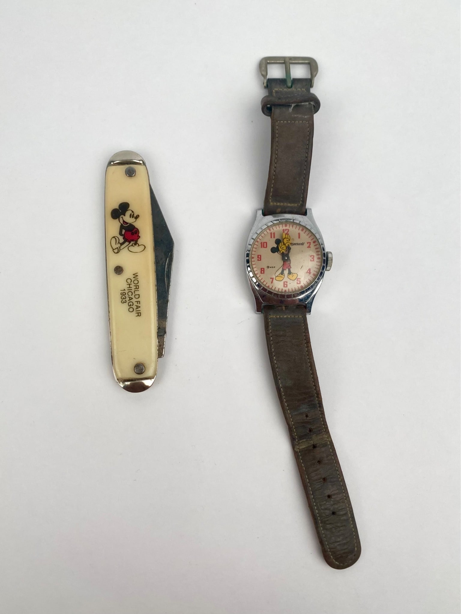 Vintage Mickey Mouse Watch and 1933 Chicago World’s Fair Pocket Knife Set (1 of 9)